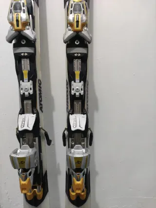 Esquís Atomic B5