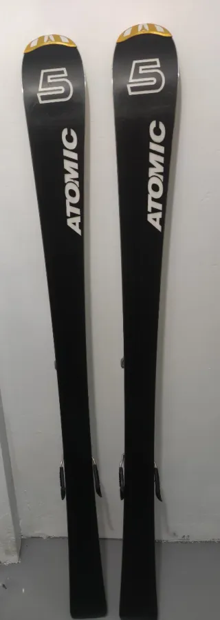 Esquís Atomic B5