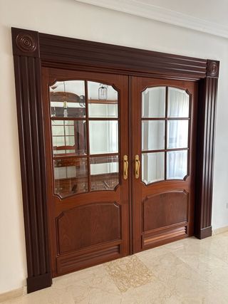 Puertas correderas de madera con cristal