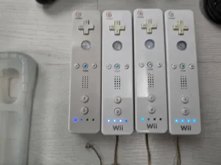 Nintendo Wii U nera completa con Wii in regalo