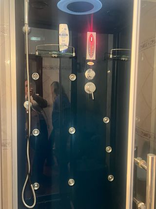 Ducha Hidromasaje Negra y Plateada