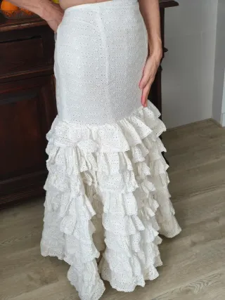 Lote 5 trajes flamenca y 3 faldas.