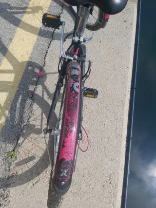 Bicicleta 24 niña Btwin negro y rosa