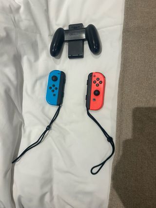 Nintendo Switch Nero + 4 Controller + 2 Giochi