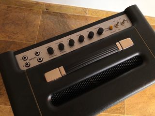 Amplificador Marshall JTM 20