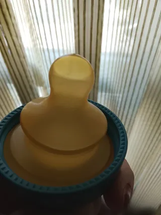 Suavinex Biberón +6m Flujo Medio Latex