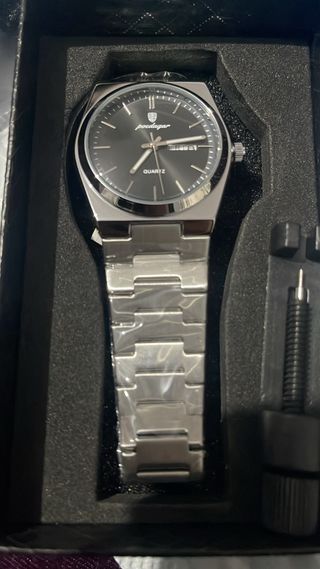 Reloj Poedagar Negro y Plateado