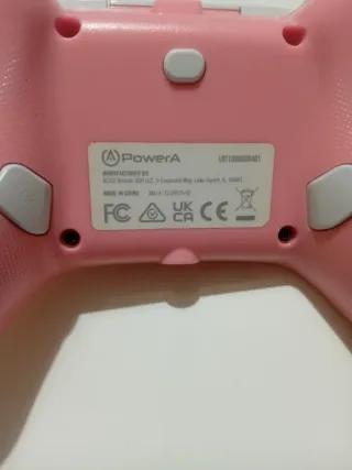 Mando PowerA Rosa Xbox Enhanced Wired en su caja
