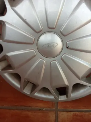 Tapacubos Ford Transit (4 unidades)