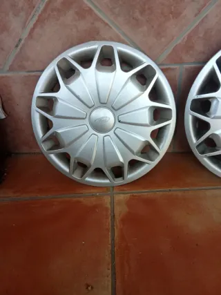 Tapacubos Ford Transit (4 unidades)