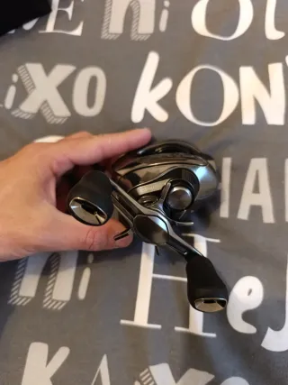 Carrete de Pesca Shimano Antares 101 HG 2025