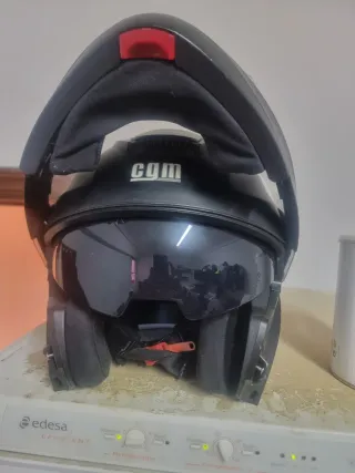 Cascos de moto Airoh y otros