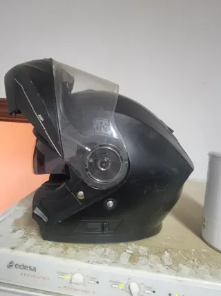 Cascos de moto Airoh y otros