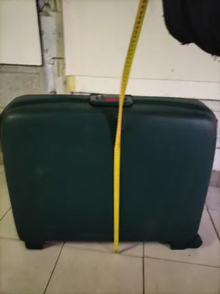 Valigia rigida verde74cm larghezza per54cmper 22cm