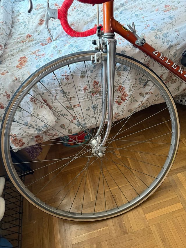 Bicicleta de carretera Zeleris naranja