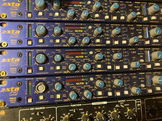 Compresor Estéreo XTA C2