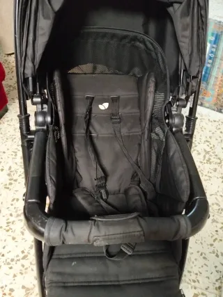 Silla de paseo Joie negra