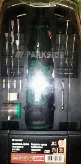 Mini taladro recargable tipo Dremel.