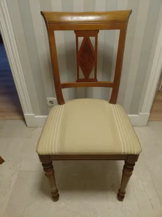 Sillas de comedor de madera y tela