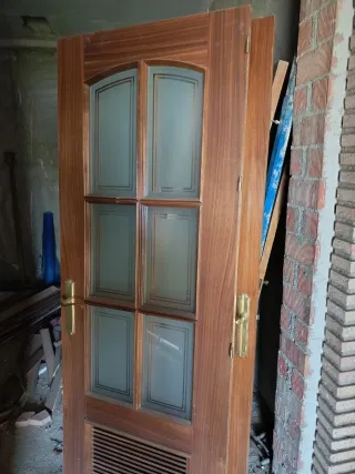 Puertas macizas 3 con cristal y 5 tapadas
