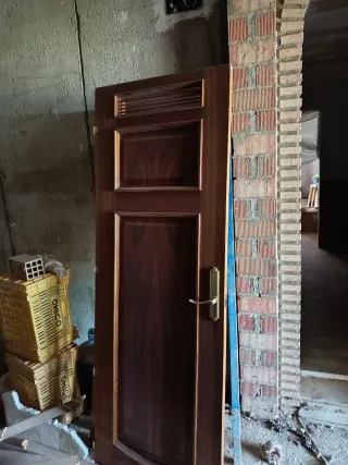 Puertas macizas 3 con cristal y 5 tapadas