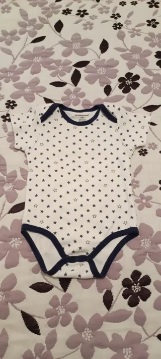 Lote 6 bodies bebé talla 12M