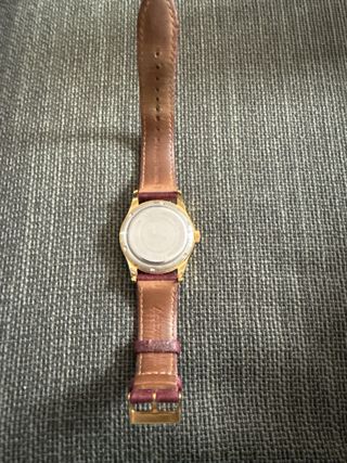 Reloj Aristocrazy Dorado y granate