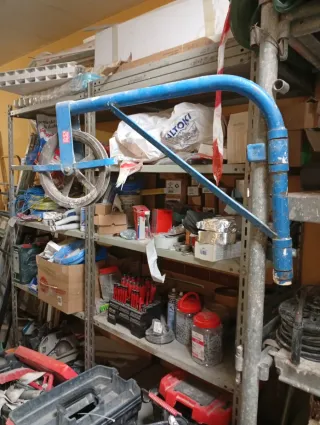 Soporte y polea andamio