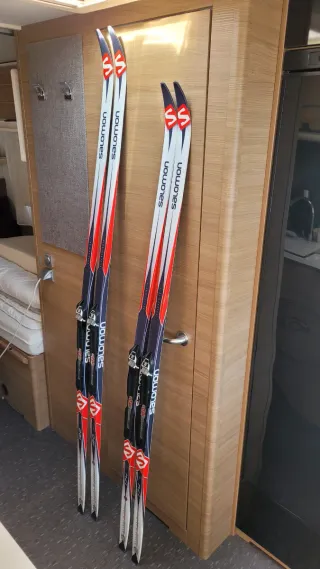 Esquís fondo Salomon con palos y botas nuevos