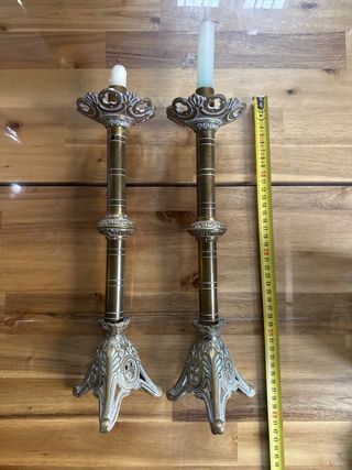 Candelabros antiguos de bronce ornamentados