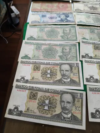 Lote billetes cubanos
