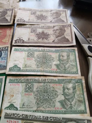 Lote billetes cubanos