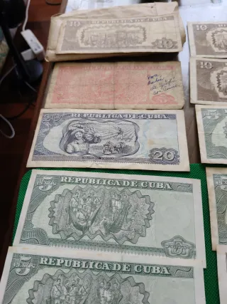 Lote billetes cubanos
