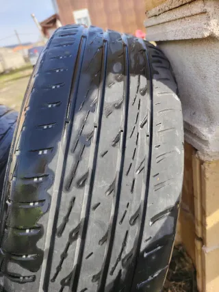 Llantas Renault con gomas 205/60R16