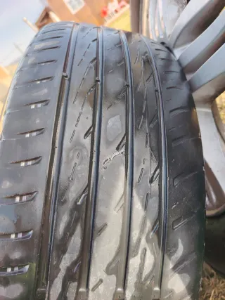 Llantas Renault con gomas 205/60R16