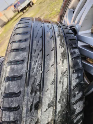 Llantas Renault con gomas 205/60R16