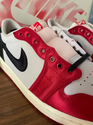 Jordan 1 Low Rojo/Blanco Talla 42
