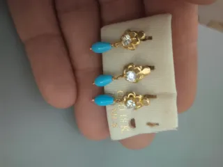 Pendientes de oro. Sarcillos. Corales