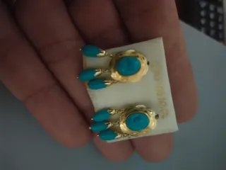 Pendientes de oro. Sarcillos. Corales