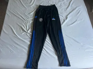 Chándal Adidas Manchester United Negro Rosa