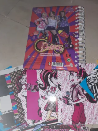 Postales Monster High + regalo libreta patito feo