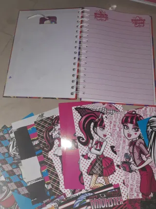 Postales Monster High + regalo libreta patito feo