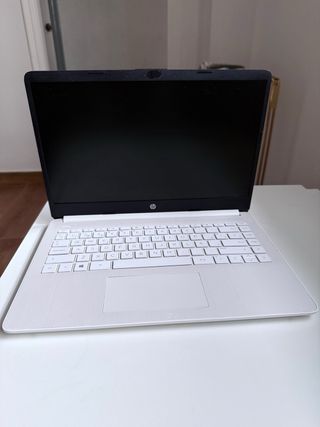 Portátil HP Blanco SSD + 1TB AMD 3020e como nuevo