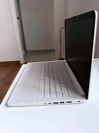 Portátil HP Blanco SSD + 1TB AMD 3020e como nuevo