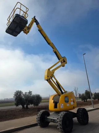 Elevadora haulotte 16 metros