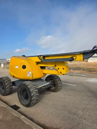 Elevadora haulotte 16 metros