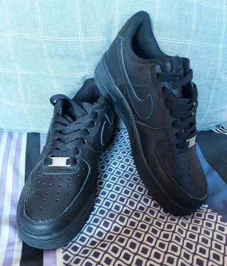 NIKE AIR FORCE 1 talla 37.5