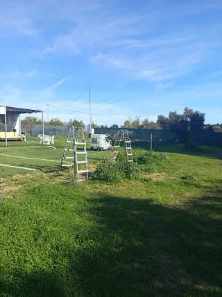 parcela de 2500 metros con agua y luz y dos caseta
