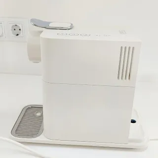 Cafetera Nespresso Lattissima One Blanco