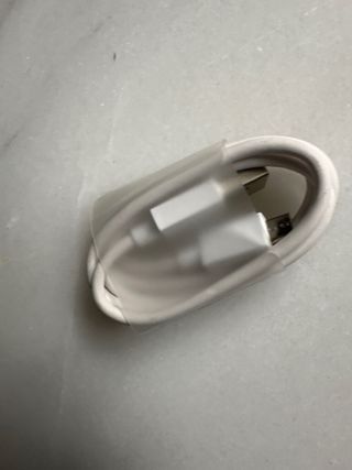 Cable de carga móvil blanco tipo B